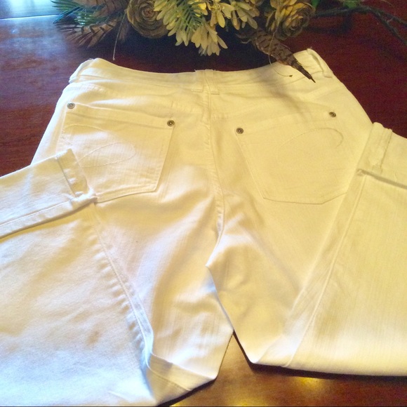 Chico’s White Denim jeans - Picture 5 of 5